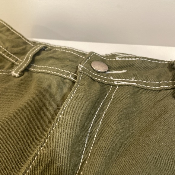 Patched pocket denim shorts - SMALL - Picture 6 of 6